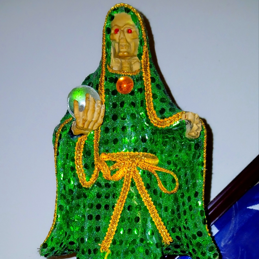 Santa muerte statues